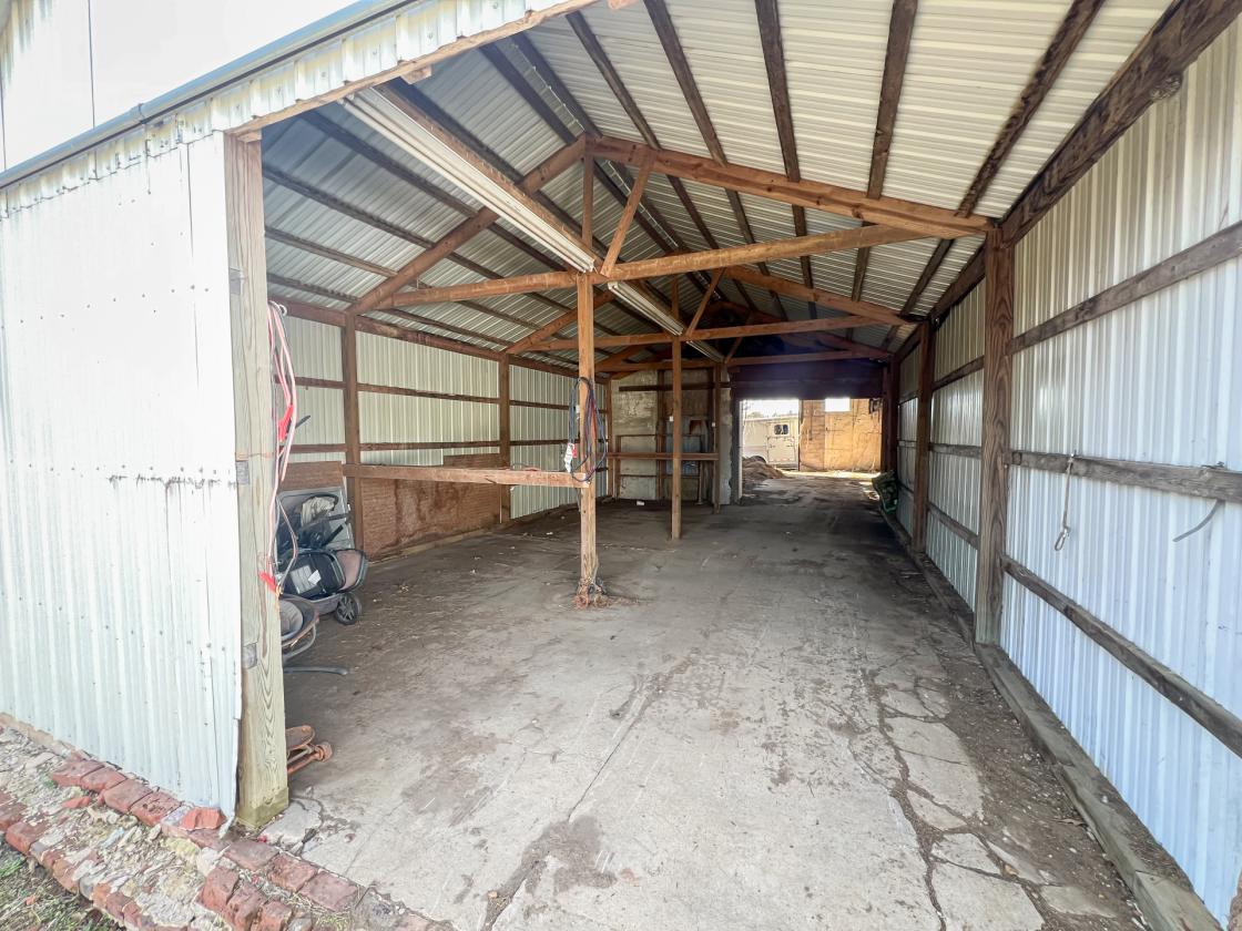 Horse Farm w/Barn, Arena, Apt, 12+ Acres - photo 28