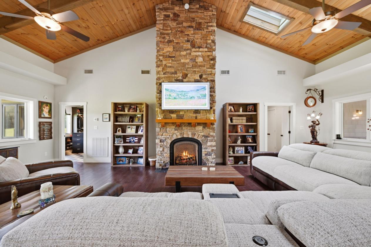 63-Acre Luxury Equestrian Estate - photo 8