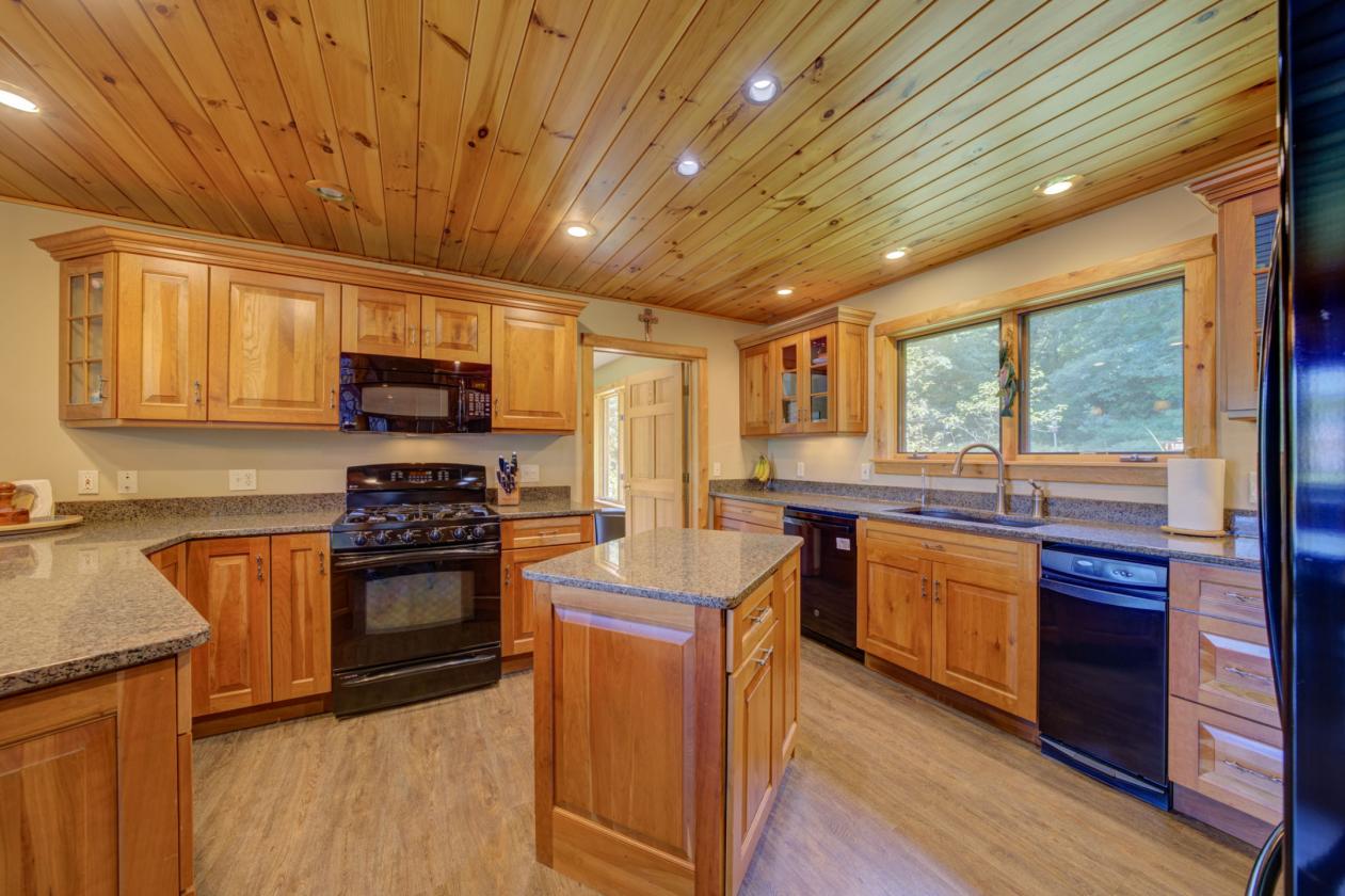 LAKE HOME NEAR SHORE-TO-SHORE EQUESTRIAN TRAIL - photo 10