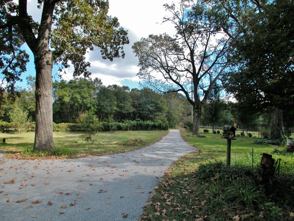 Charming Small Farm on 5 Acres Maysville, GA Maysville, Banks