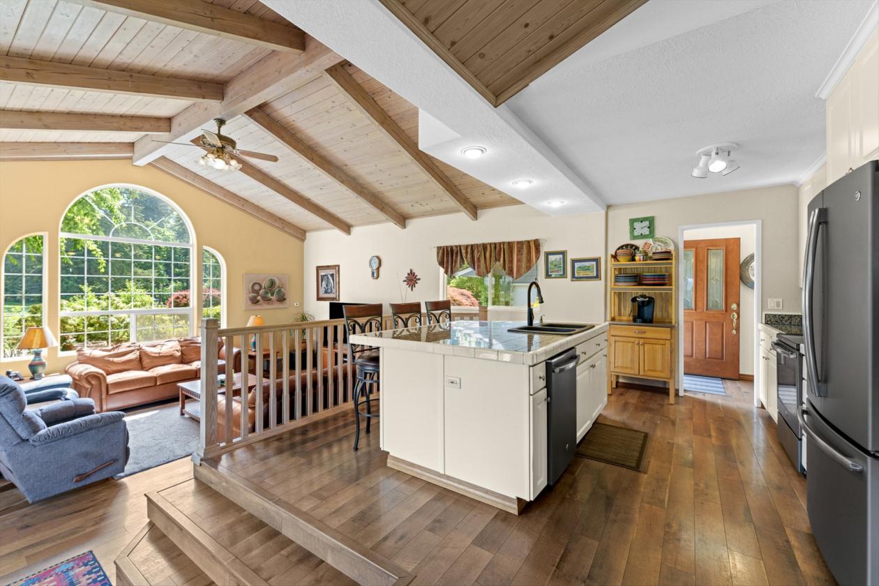 Charming horse property on private lane - photo 4