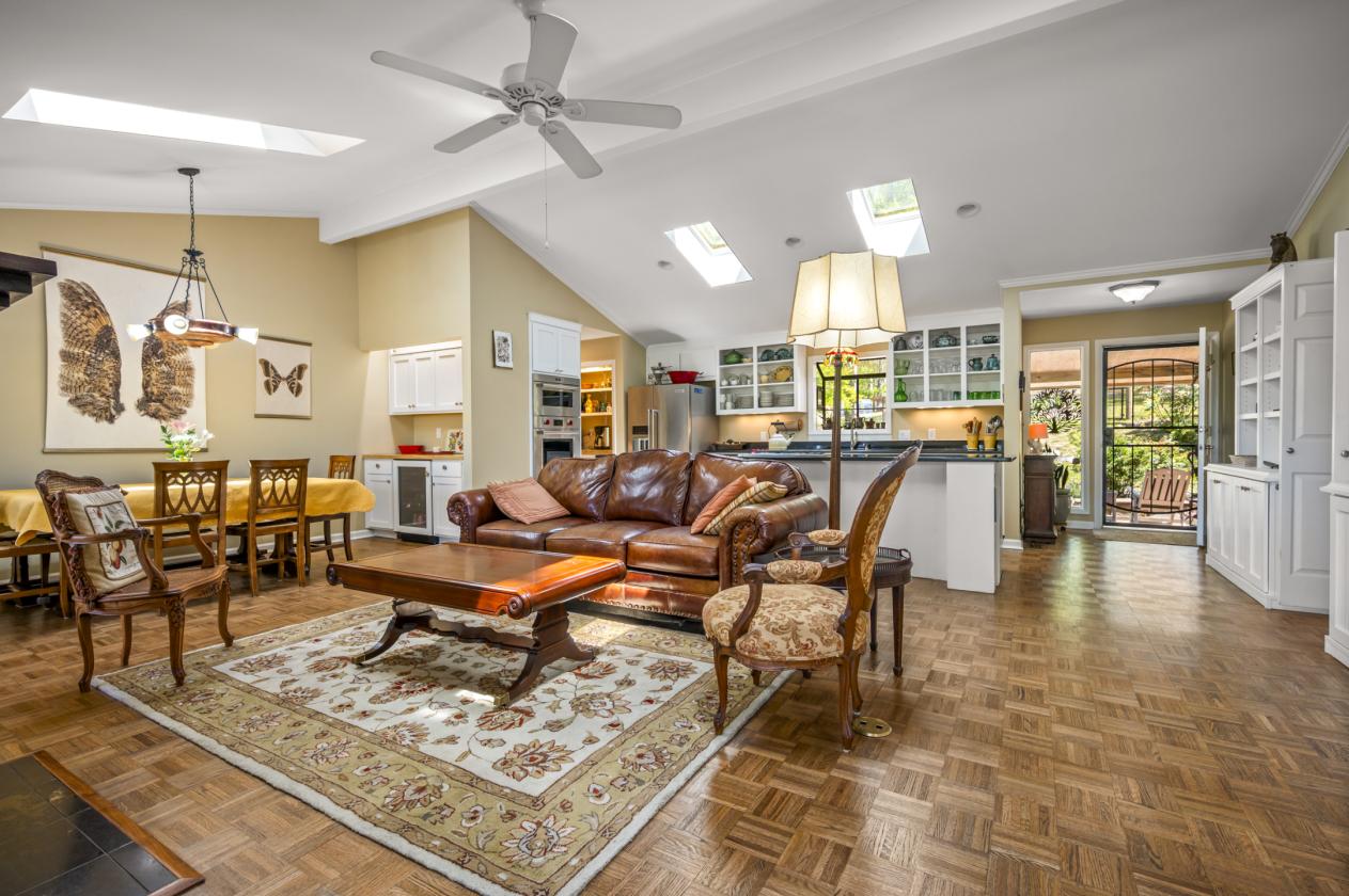 Mountain Views, Privacy, Trails, Updated Home - photo 5