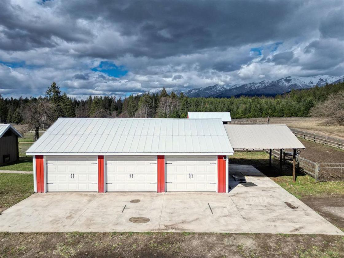 Equestrian Estate | Home, Acreage & 360° Views - photo 28