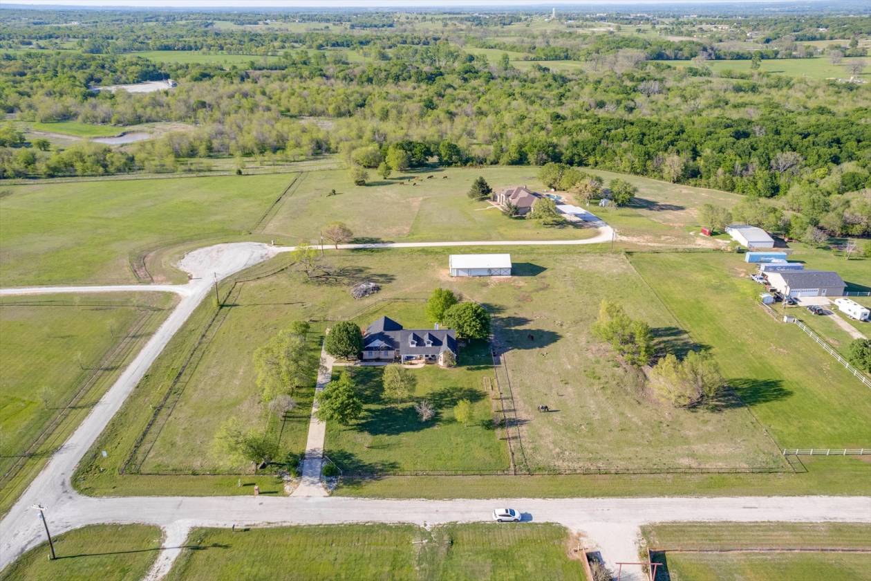 Horse Property for sale.