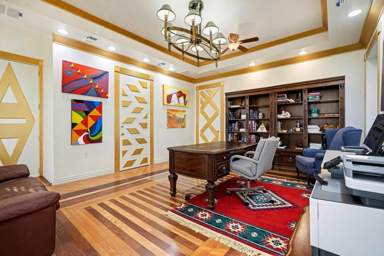 30 Acre Luxury Equestrian Estate | 8,100 SF Home - photo 18