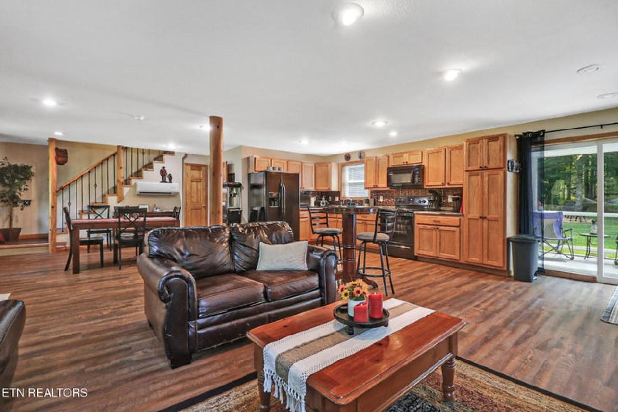 Craftsman home in White Oak community in BSF - photo 13