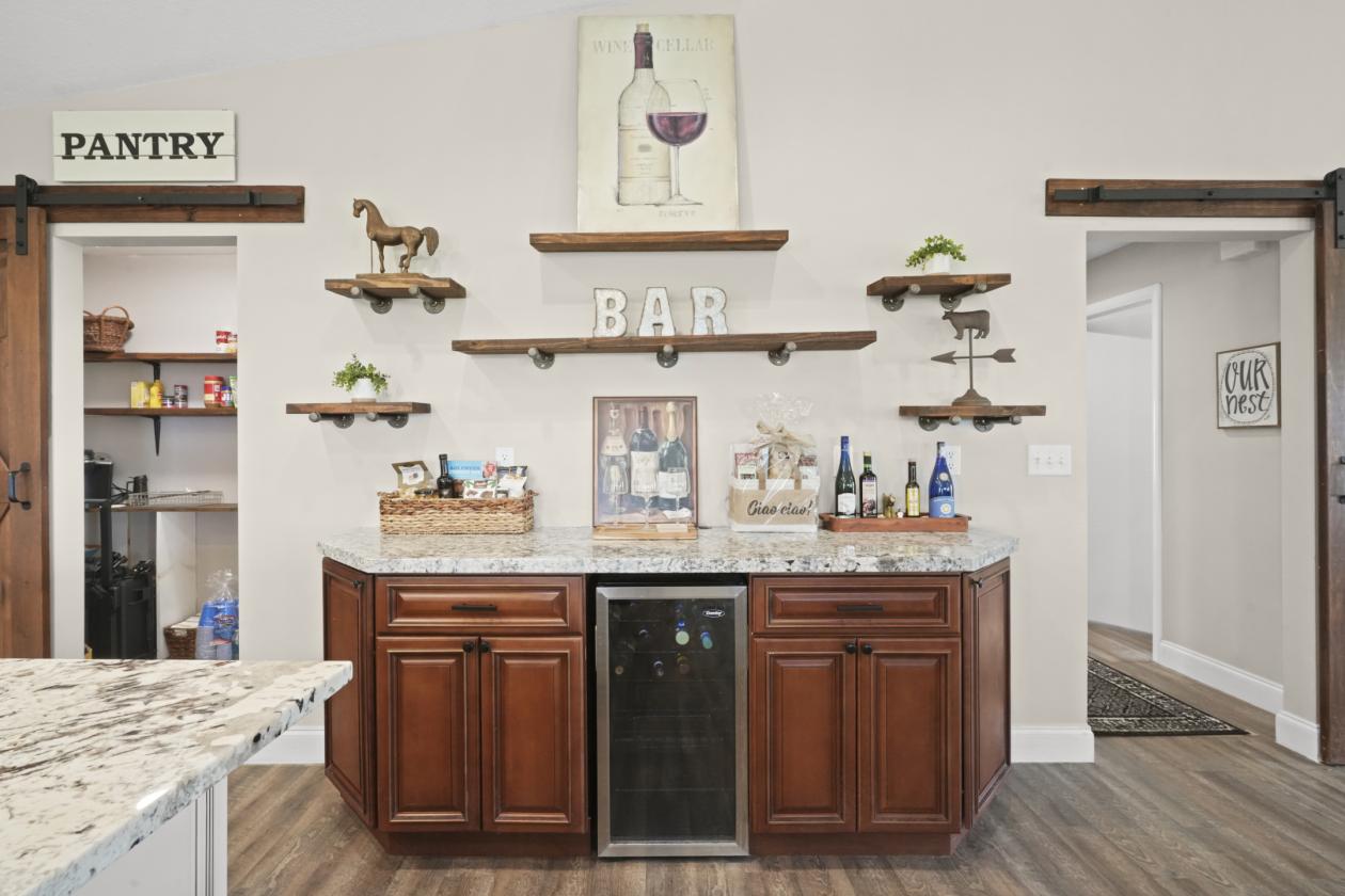 8 STALLS  •  8+ ACRES • ARENA • TURNKEY HOME - photo 23