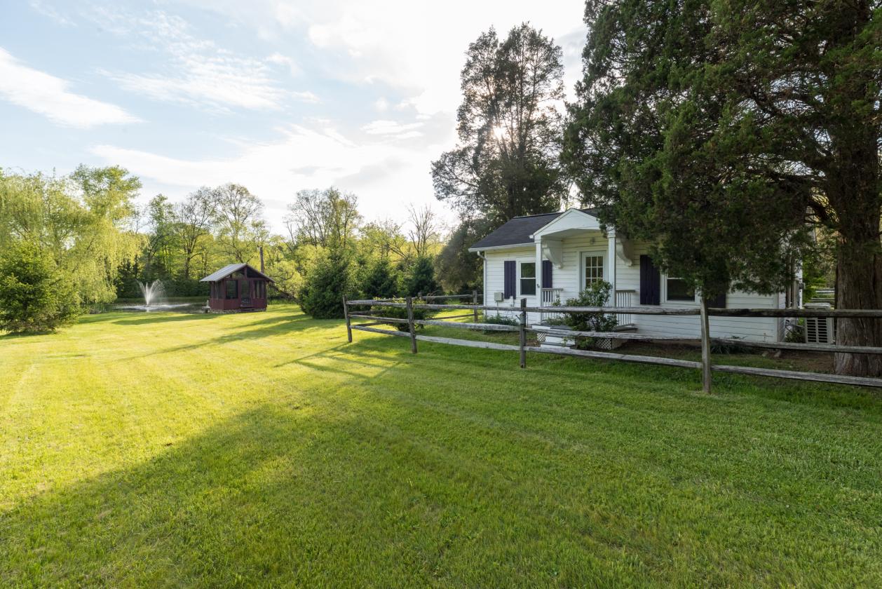 Historic 6+ Acre Horse Property with Barn, Pasture - photo 25