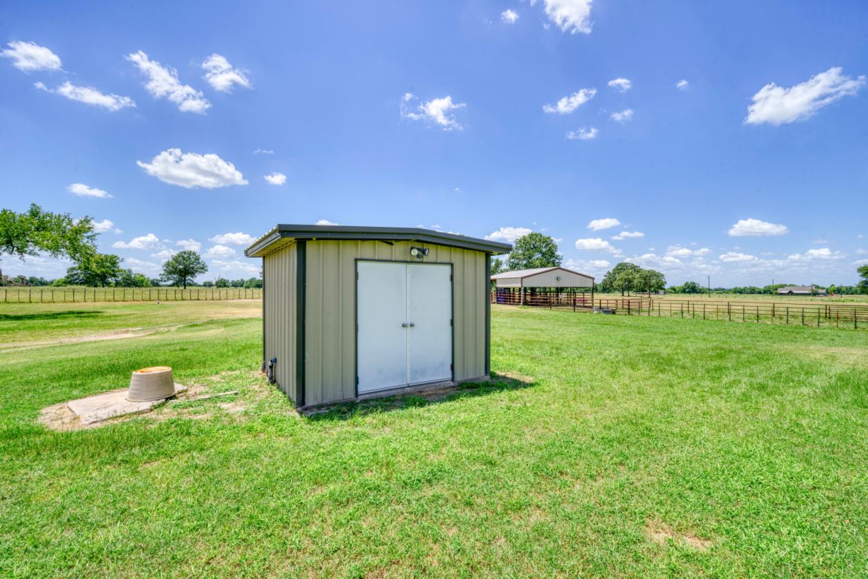 Luxury 32-acre Ranch Estate near Texas A&M - photo 21