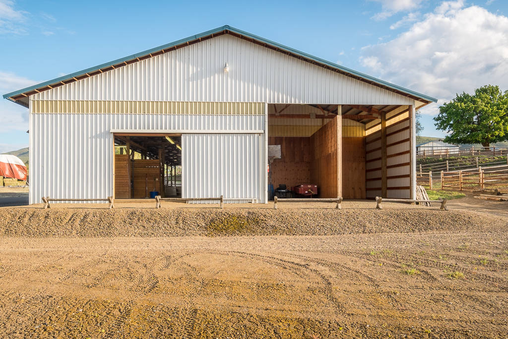 A Sound Investment For Any Horse Person! Ellensburg, Kittitas County, Washington Horse Farm