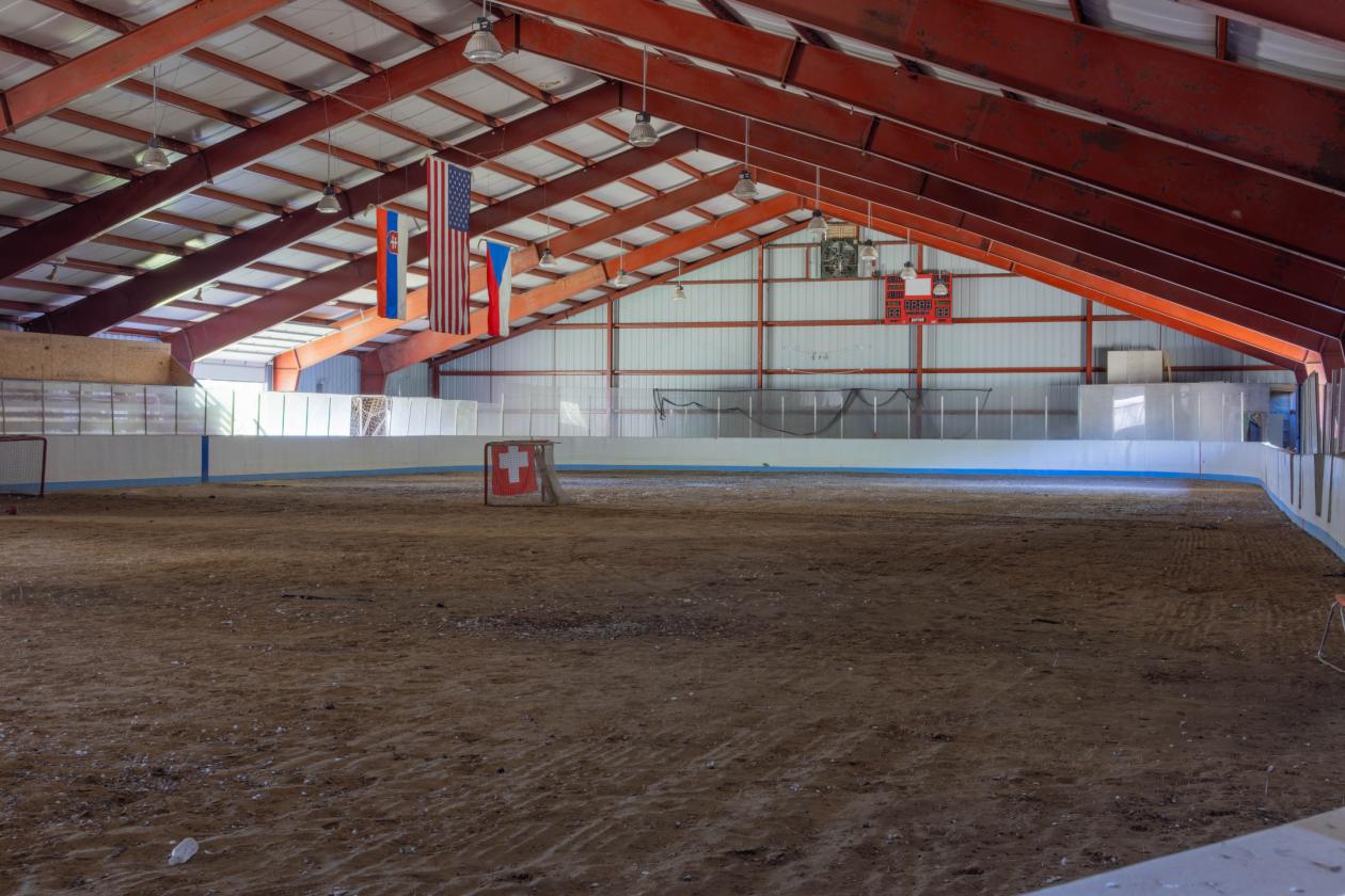 Covered Arena and Rural School on 49 Acres - photo 7