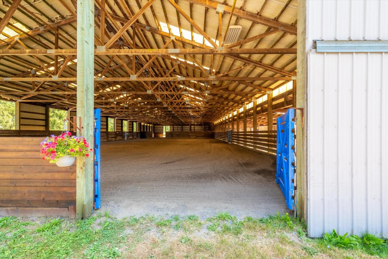 Blue Gate Farm - Equestrian Facility on 35 Acres - photo 6