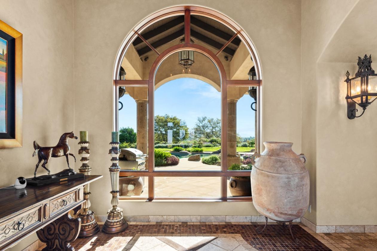Luxury Equestrian Estate, Resort home, 352 Acres - photo 9