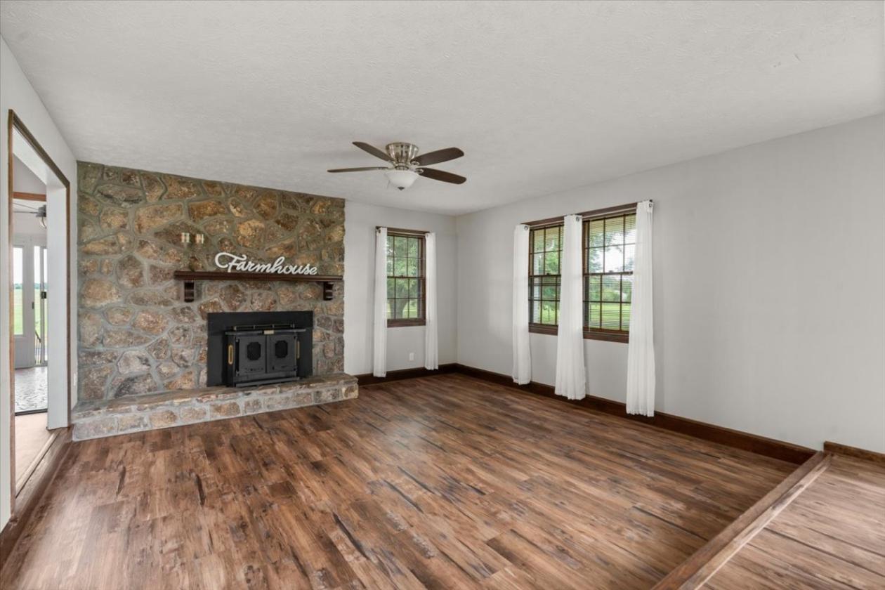 Classic Country Living on 11.5 acres - photo 13