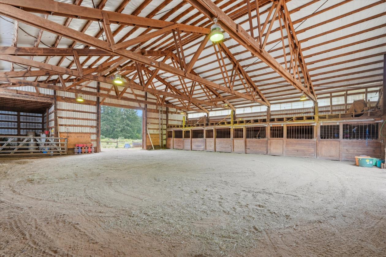 9.11 Acres with 8 Stall barn & Indoor Arena! - photo 22