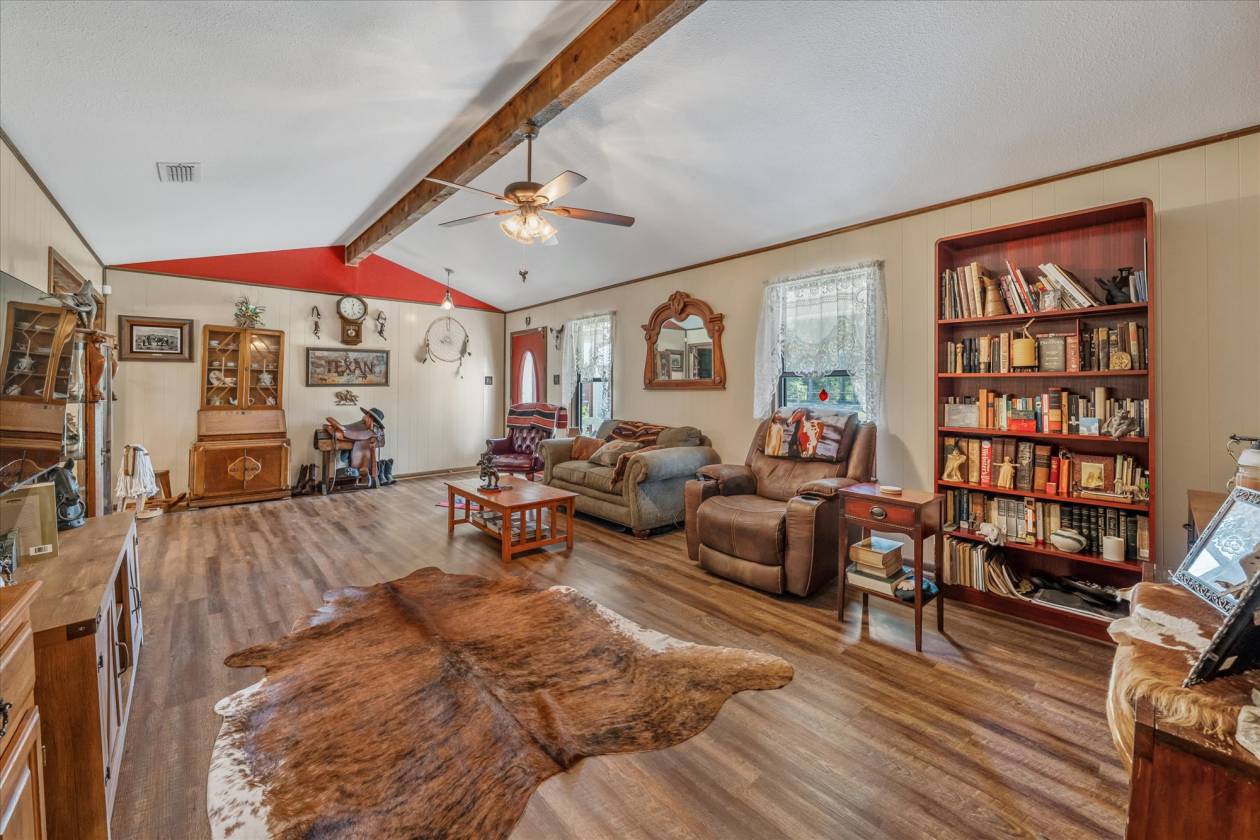 Perfect for the horse lover or homesteader - photo 13