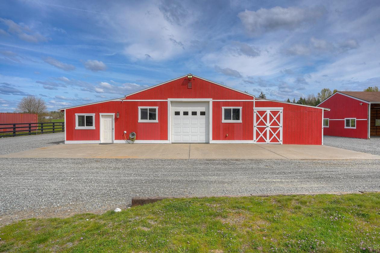 An Exceptional 10-Acre Equestrian Estate - photo 24