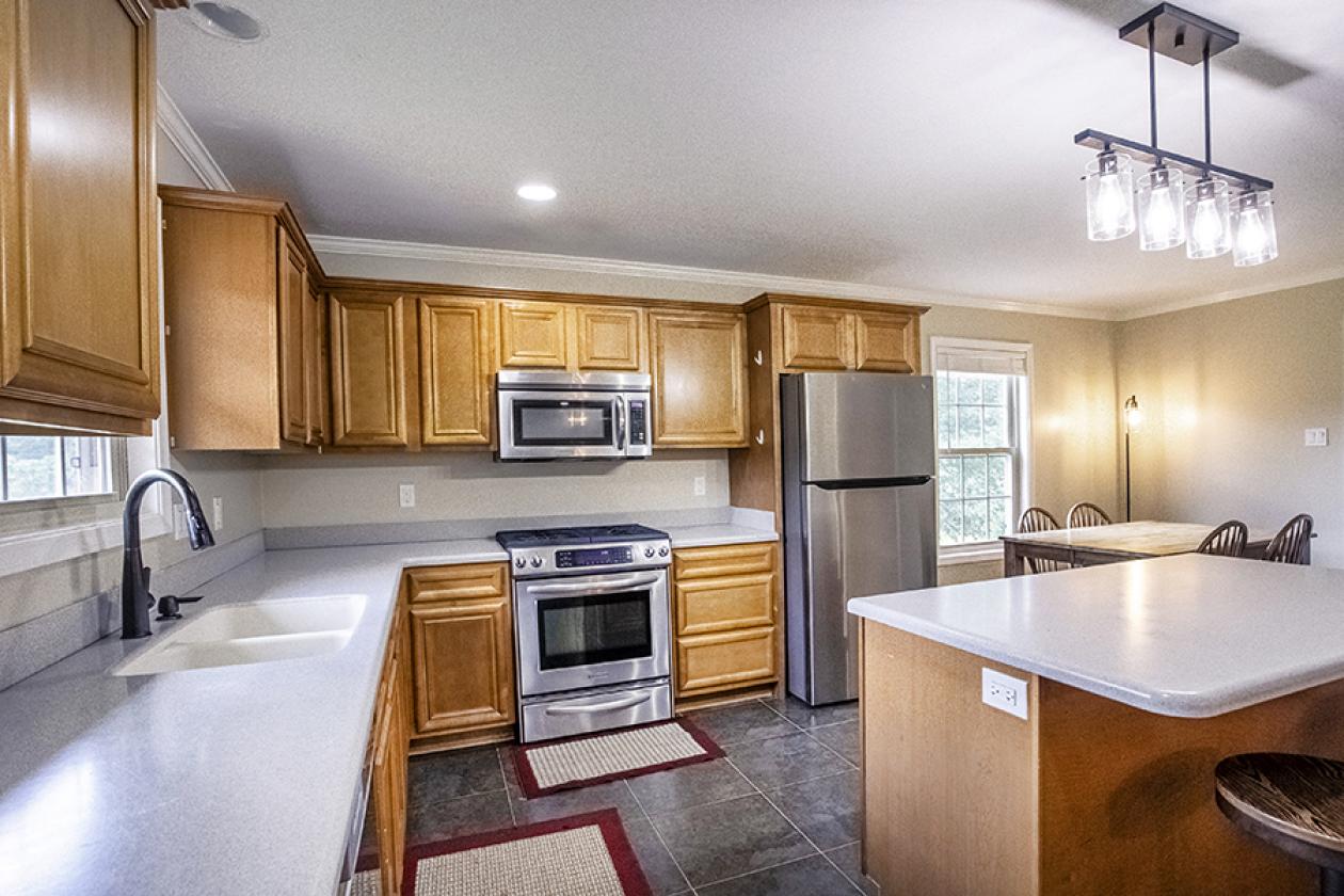 Turnkey Horse Farm on 5 acres with barn - photo 6