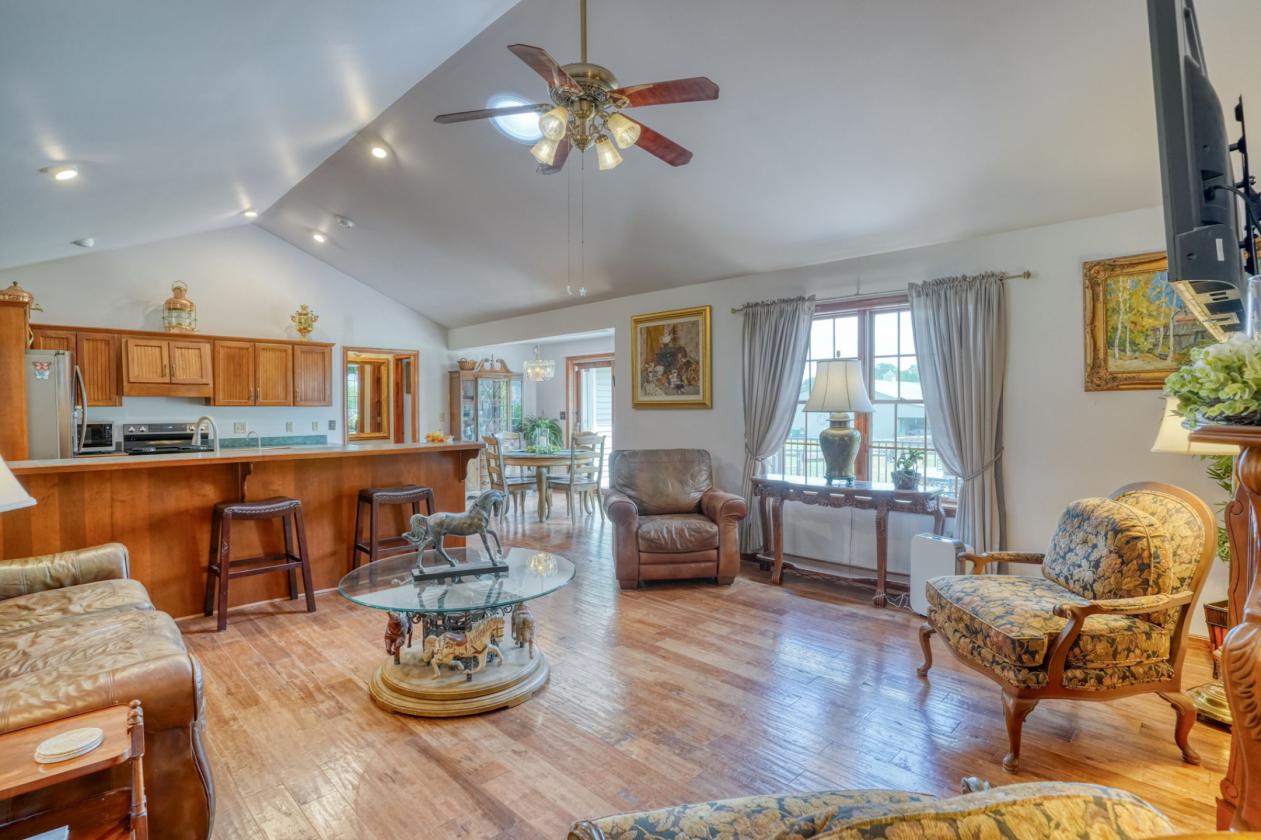 Turnkey Equestrian Estate on 10.9 Acres - photo 26