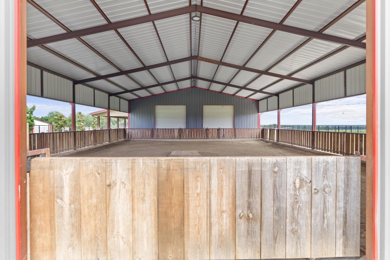 64 ACRE EQUASTRIAN RANCH WITH ARENA IN EAST TEXAS - photo 6