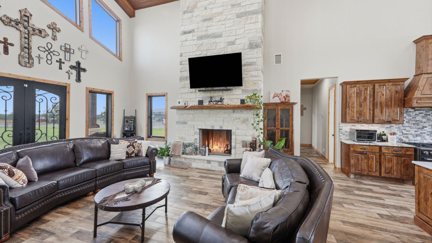 Turnkey Barndominium on 18 Acres - photo 5