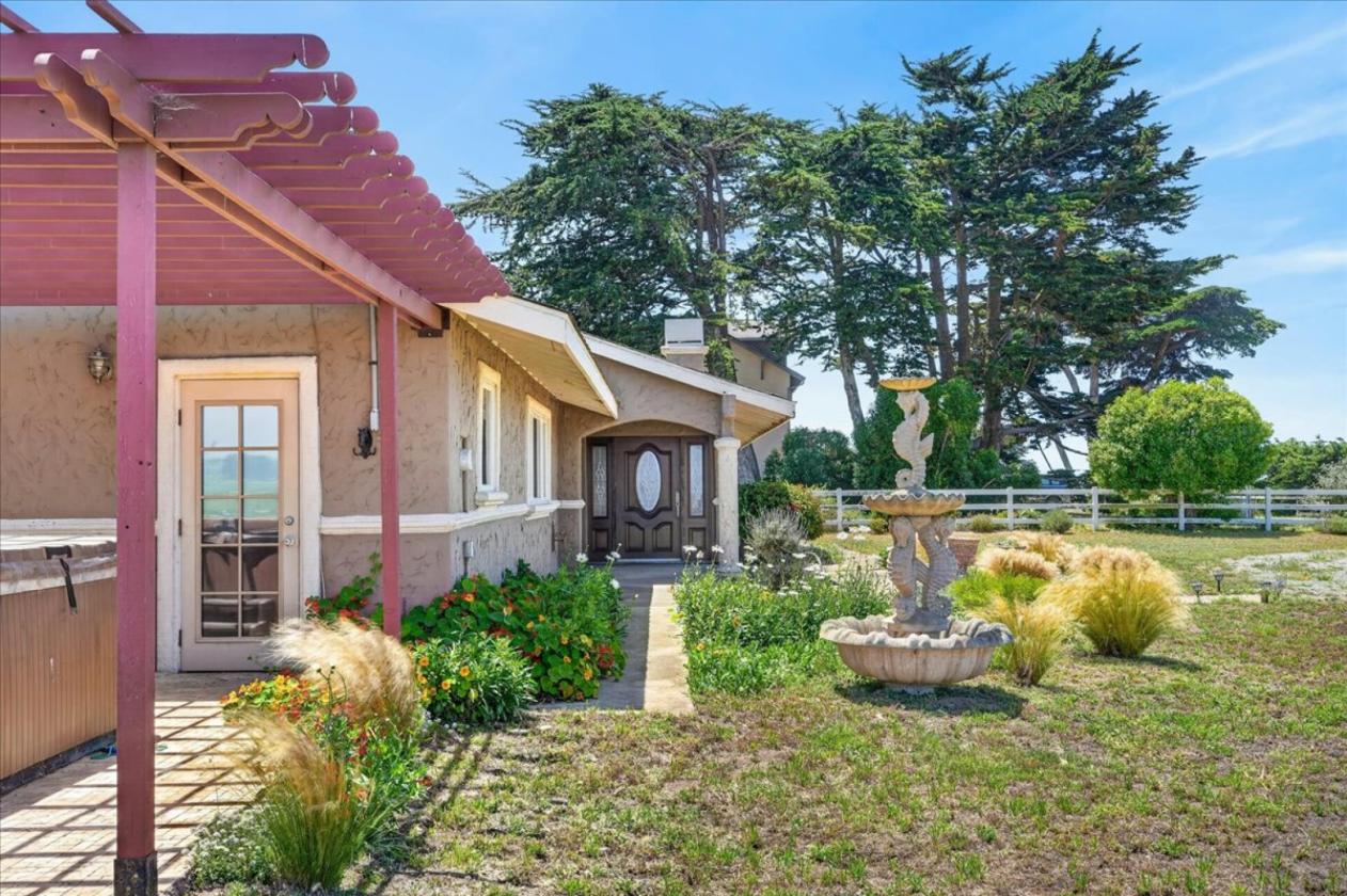 Spectacular horse property with ocean views! - photo 5