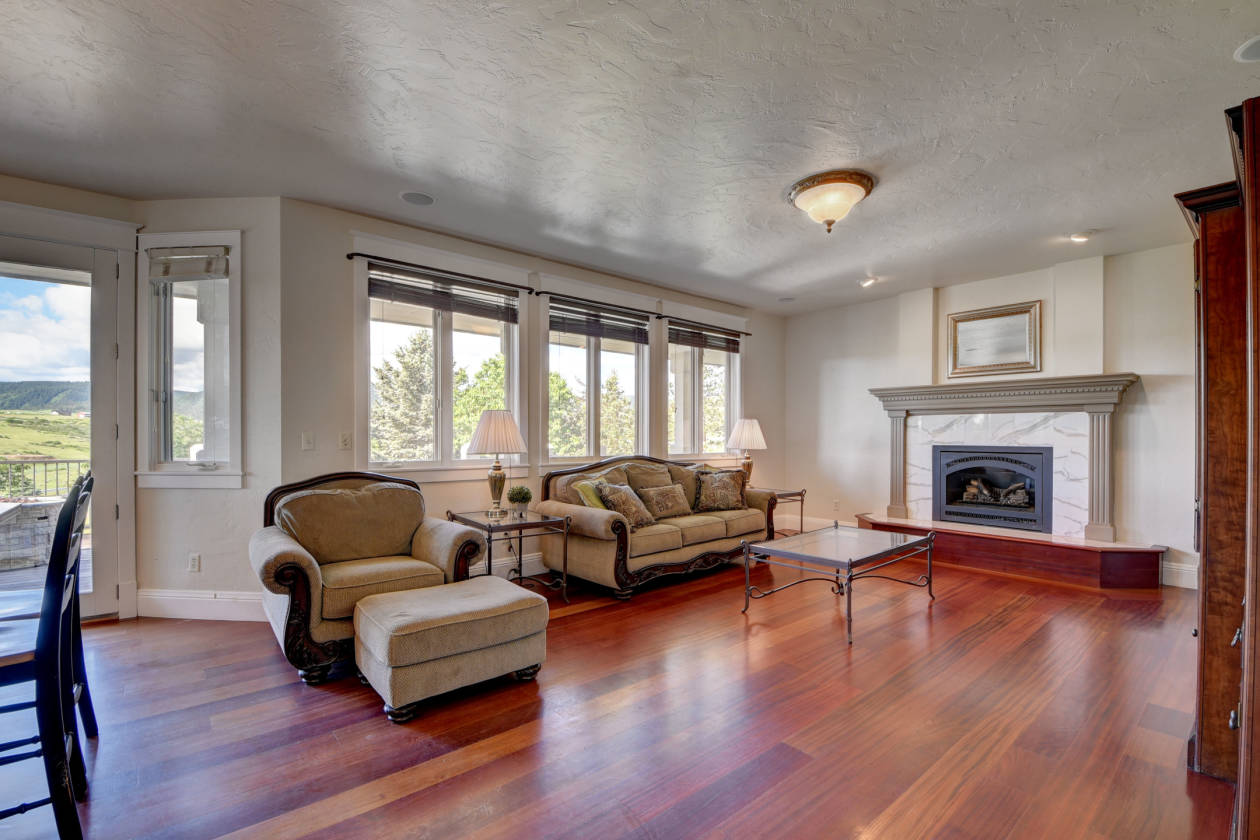 Luxury Equestrian Estate with Indoor Arena Sedalia, Douglas County