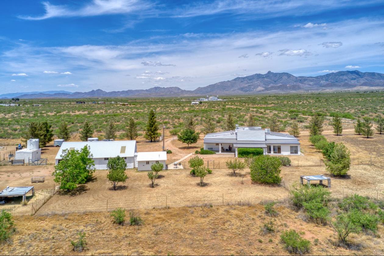 40 Acre Ranch with Custom Built Home AMAZING Views Willcox, Cochise County, Arizona