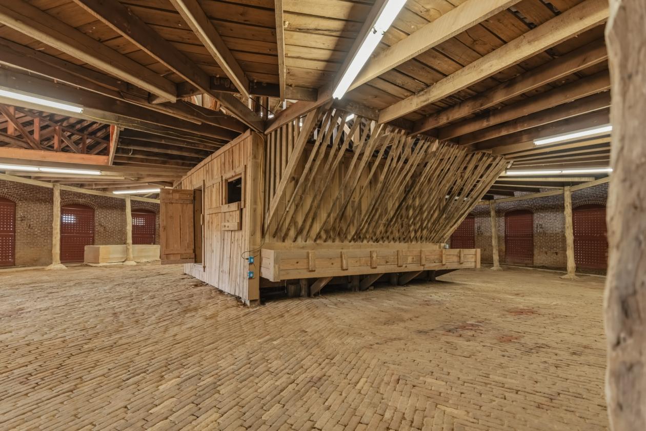 Rare Historic Round Polo Barn - photo 13