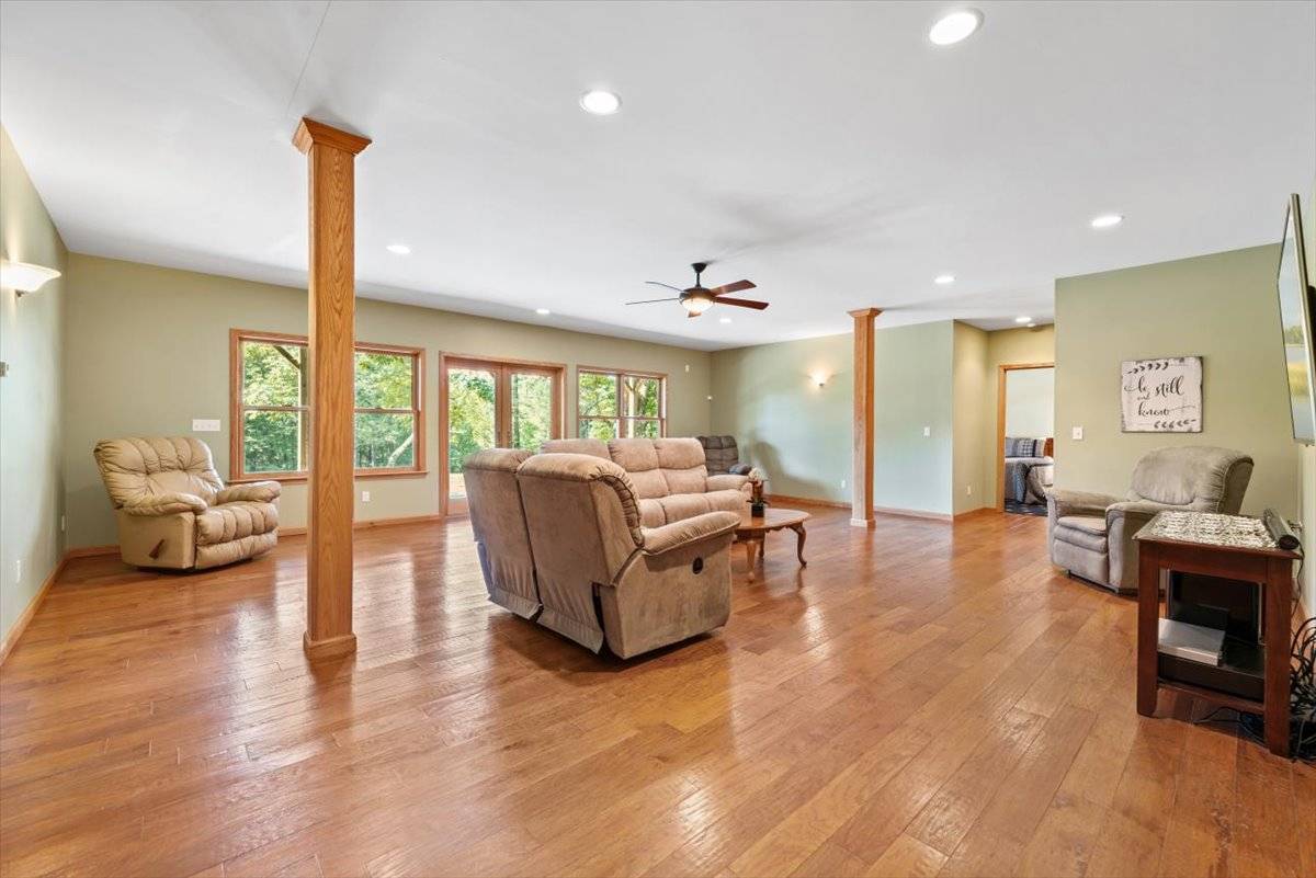 Pocono Mountains Lodge- Pending - photo 13