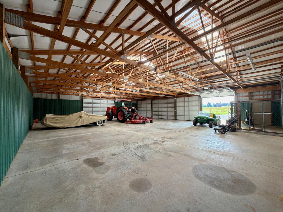 Gated estate located on a gently rolling 33 acres - photo 24