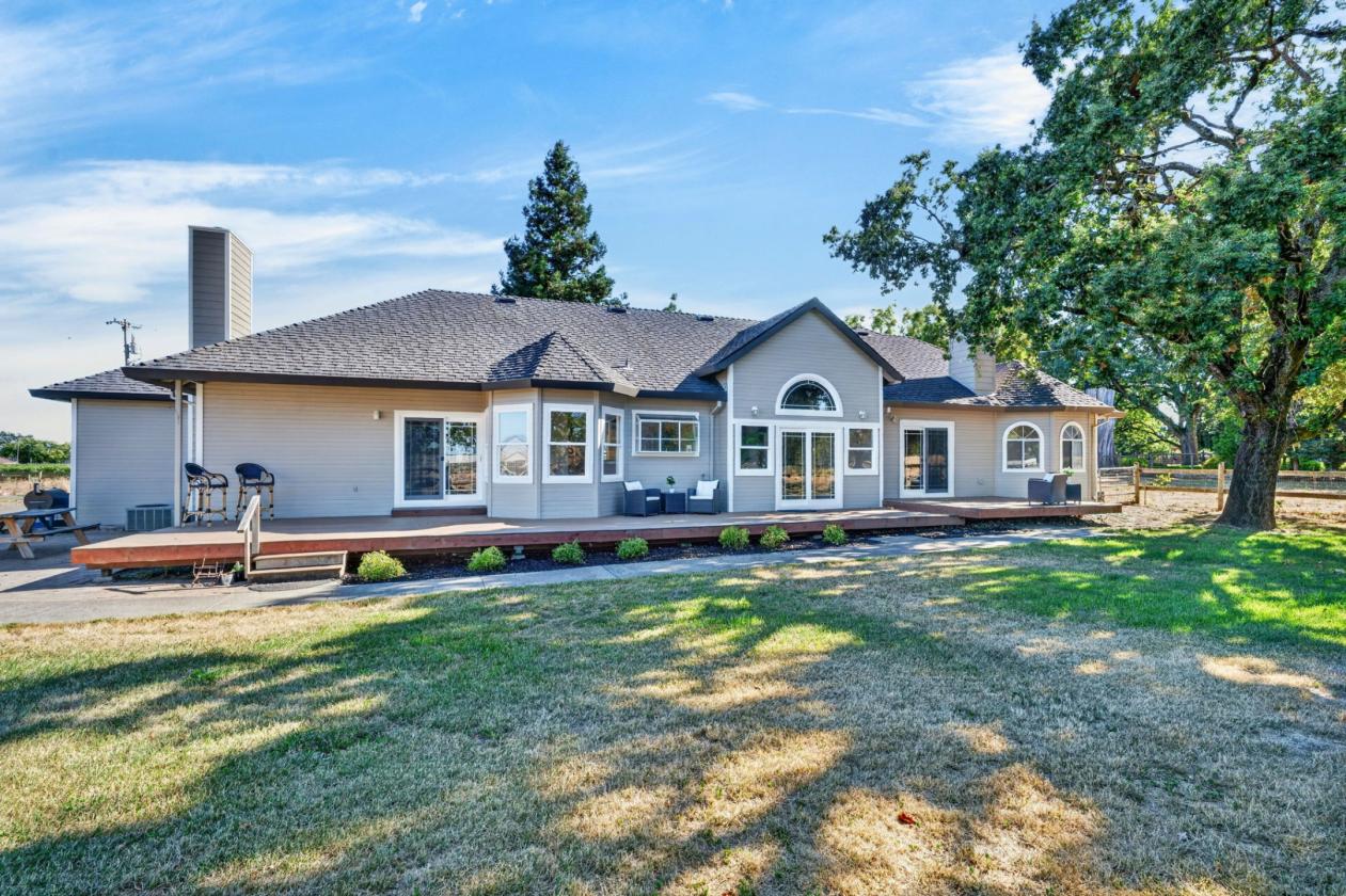 Horse property for sale with an ADU - photo 2