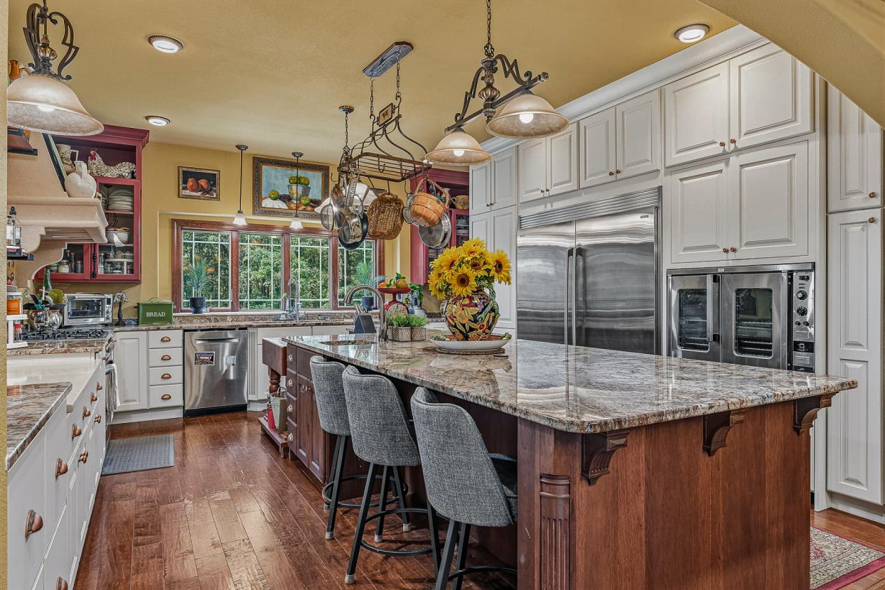 Unique 35+ Acre Private Estate - photo 12
