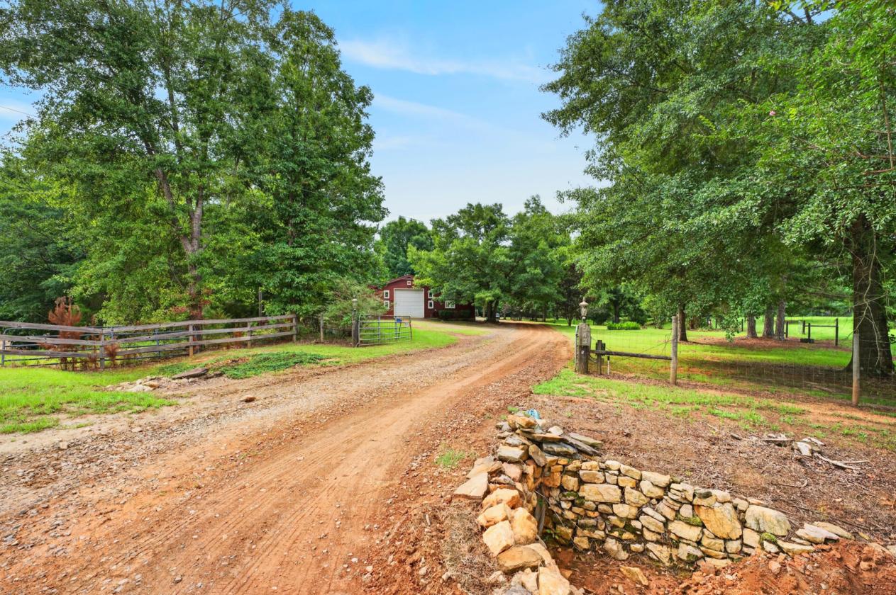 Mini Farm in Monroe County! TWO Residences! - photo 27