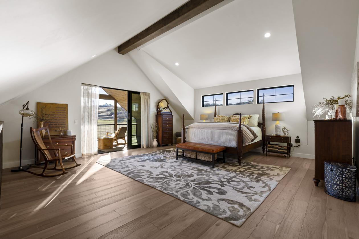 Exceptional Mountain Residence with Room for Horses - photo 13