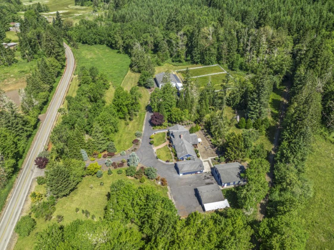 Luxury Horse Property on 10+ Acres - photo 6
