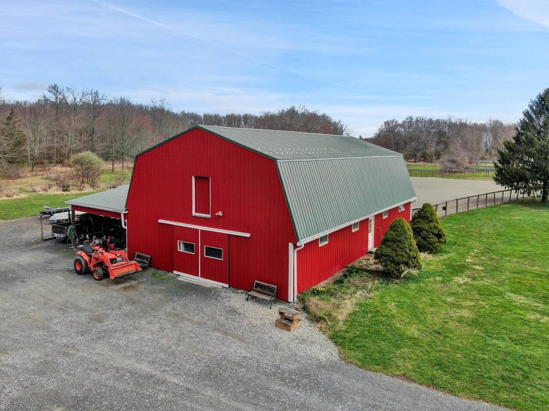 Horse Property For Sale, Privacy and an Immaculate Colonial Home