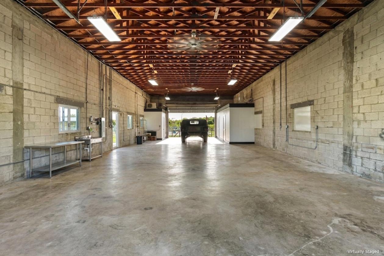 Luxury Home | 2-Stall Barn | Round Pen | Paddocks - photo 7