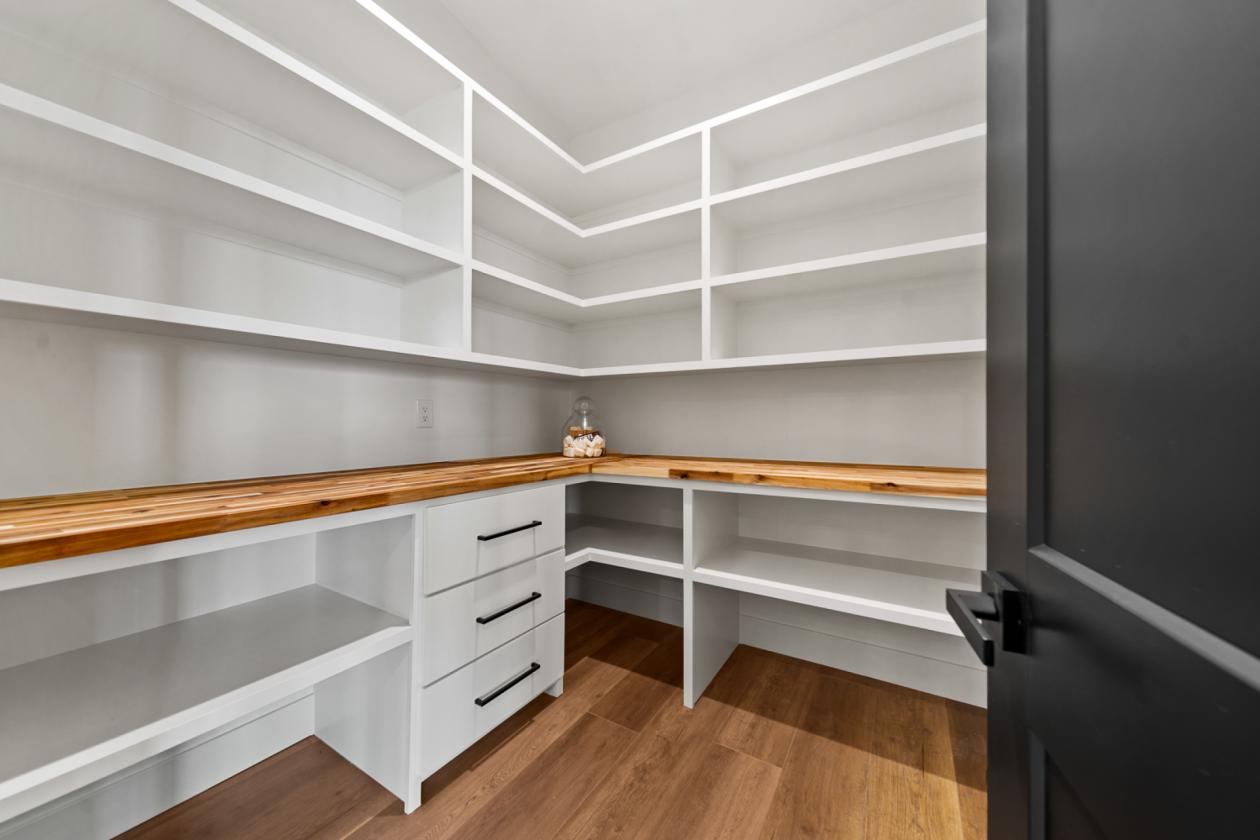 Brand New Build with Panoramic Views - photo 12