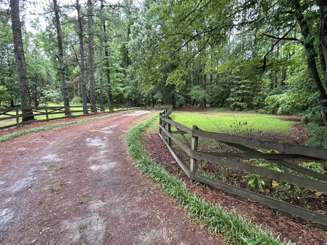 HOME, EVENT AND WEDDING VENUE AND HORSE FARM! - photo 28