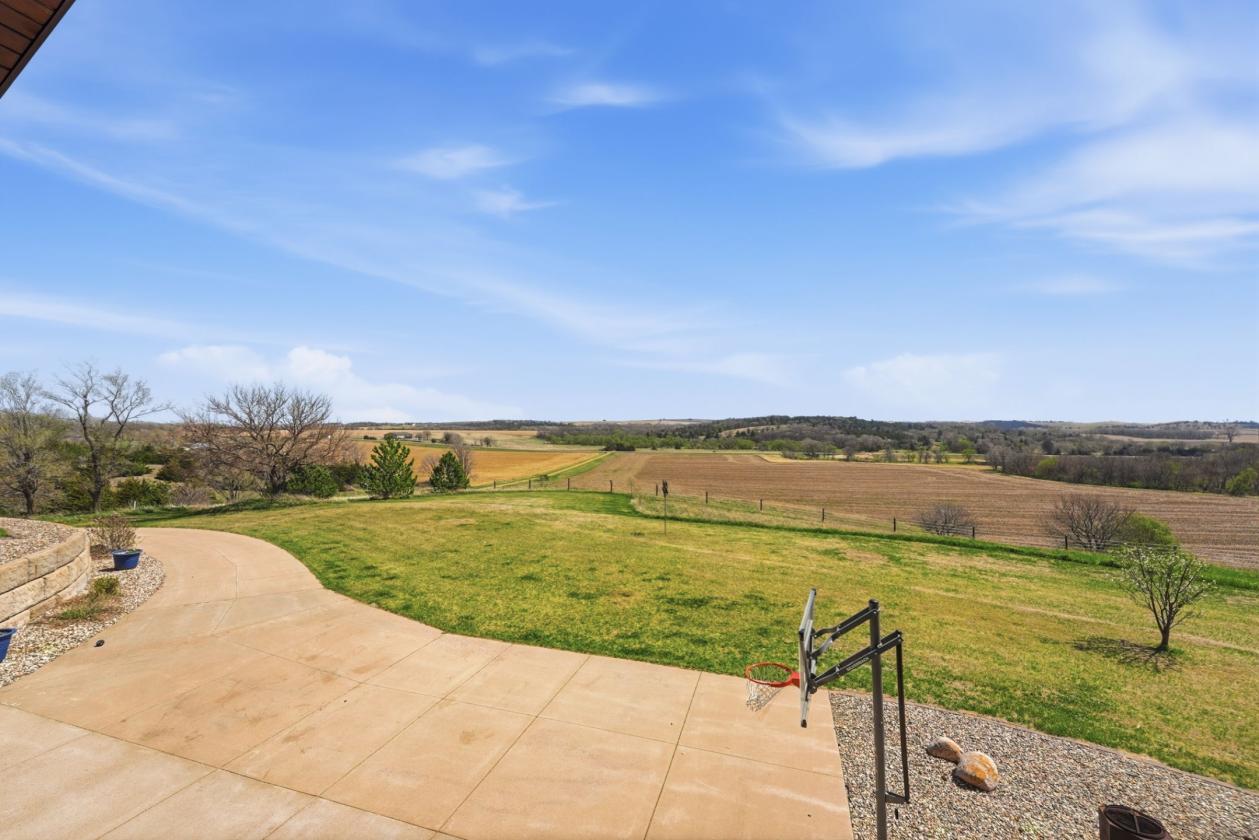 Luxury Log Home, Equestrian Lifestyle, 18 Acres - photo 27