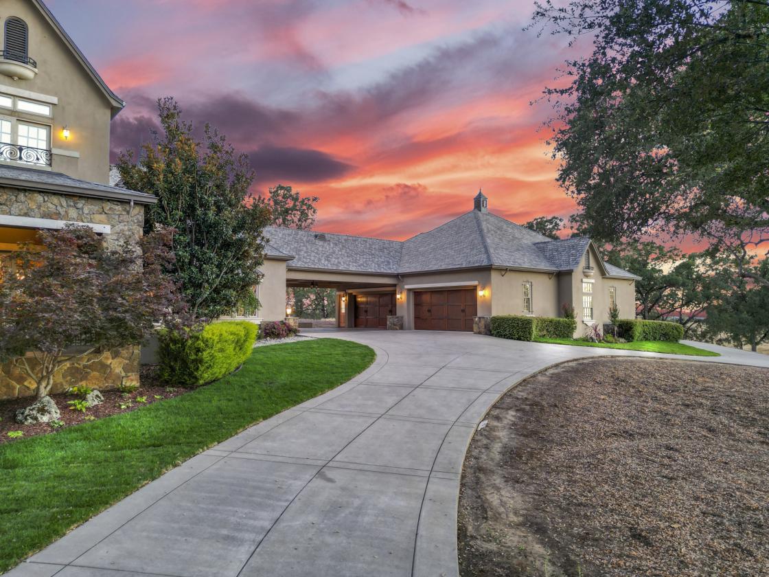 116-Acre Luxury Equestrian Estate & Vineyard - photo 17