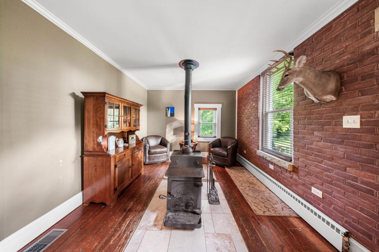 Country Estate on 16+ Acres with Pond! - photo 18