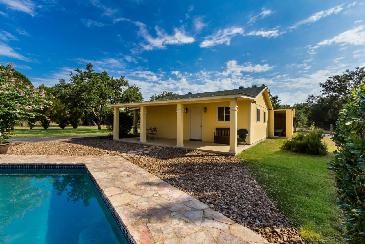 LOVELY HOUSE AND POOL ON 6.45 ACRES IN FAIR OAKS... Boerne, Comal