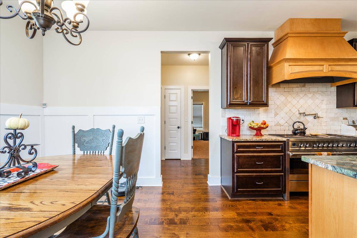 Luxury craftsman ranch located in a first class equestrian community