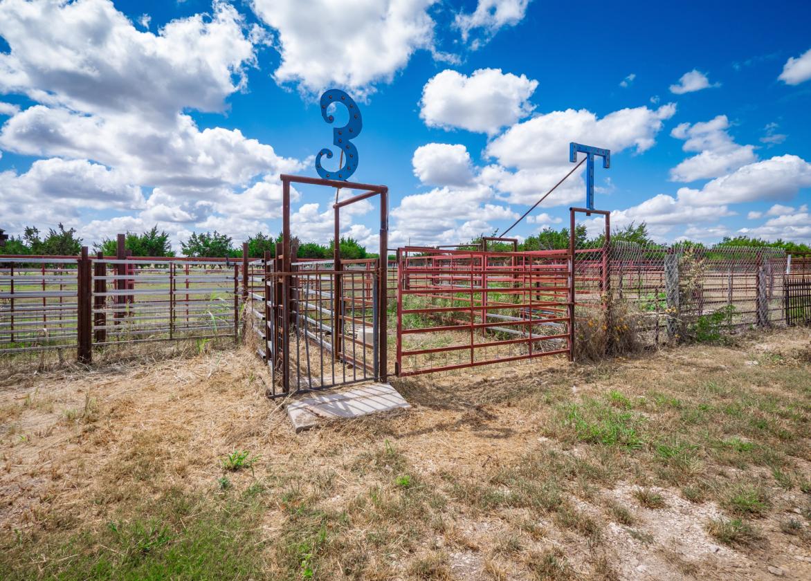 Unrestricted and Ag-Exempt 45-Acre Ranch - photo 25