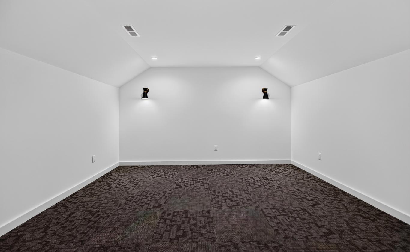 Luxury home with room for horses! - photo 25