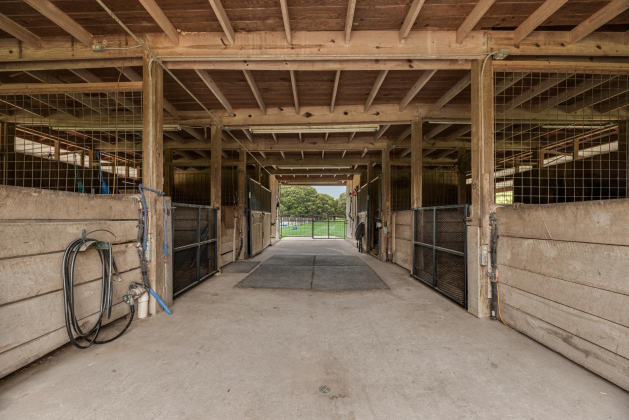 78 Acres, Sandy Loam, Barn, Arena, East of Dallas! - photo 12