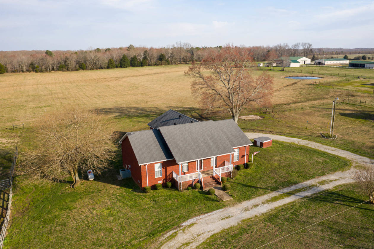 295,000 for Horse property for sale Lawrenceburg, TN Lawrenceburg