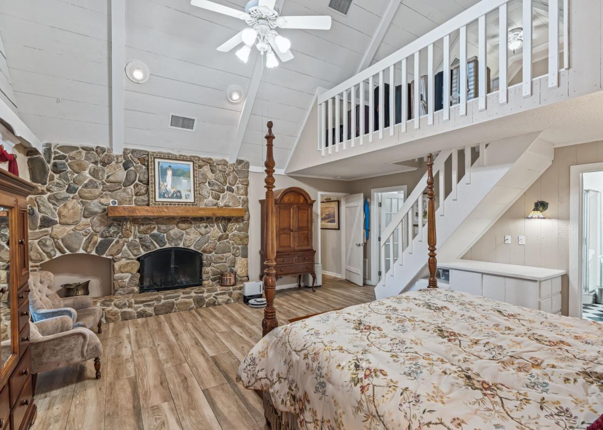 10+ Acres with Spacious Home and Apartment - photo 12